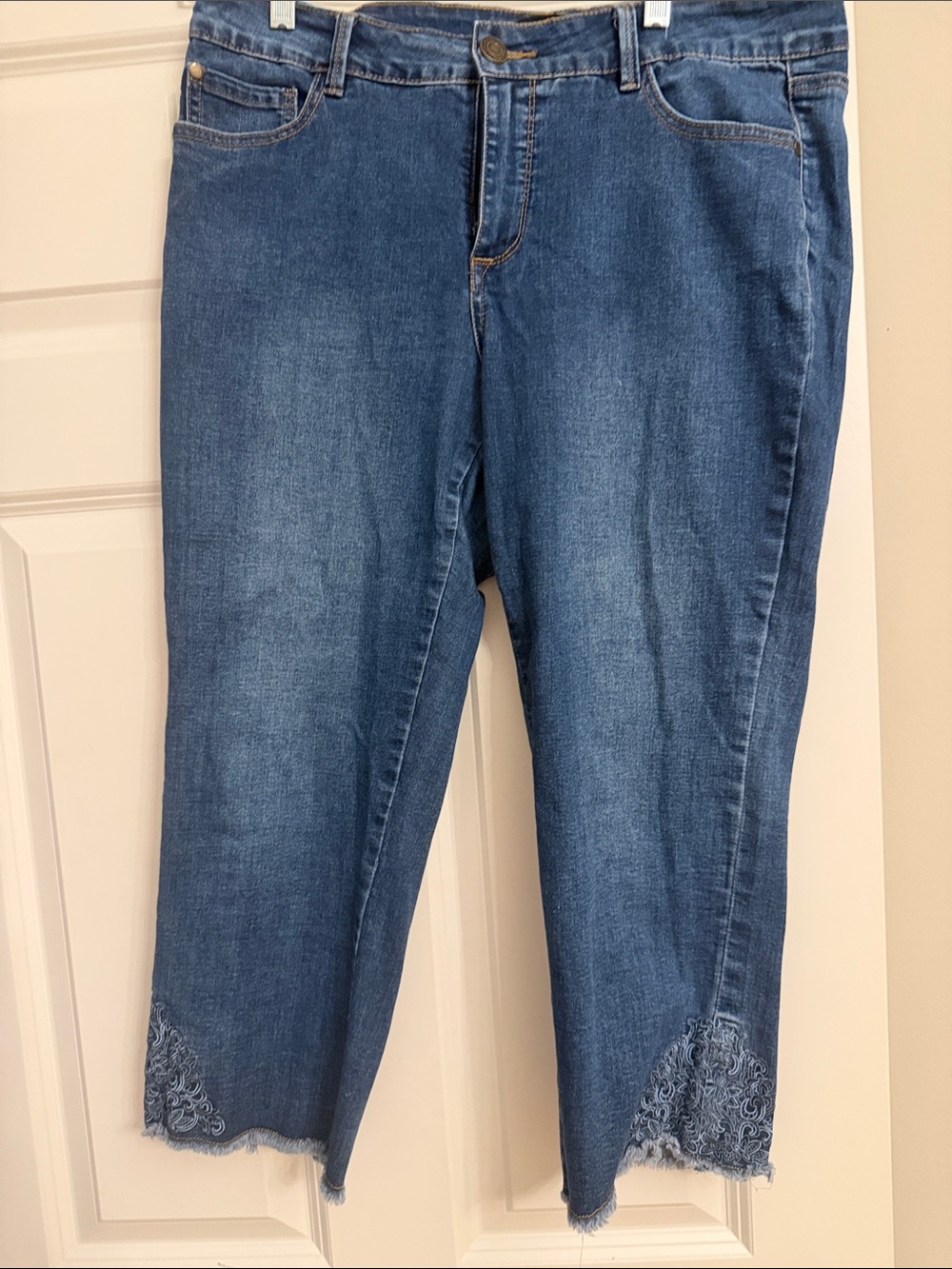 Relativity Dark Blue Cropped Embroidered Ankle Jeans